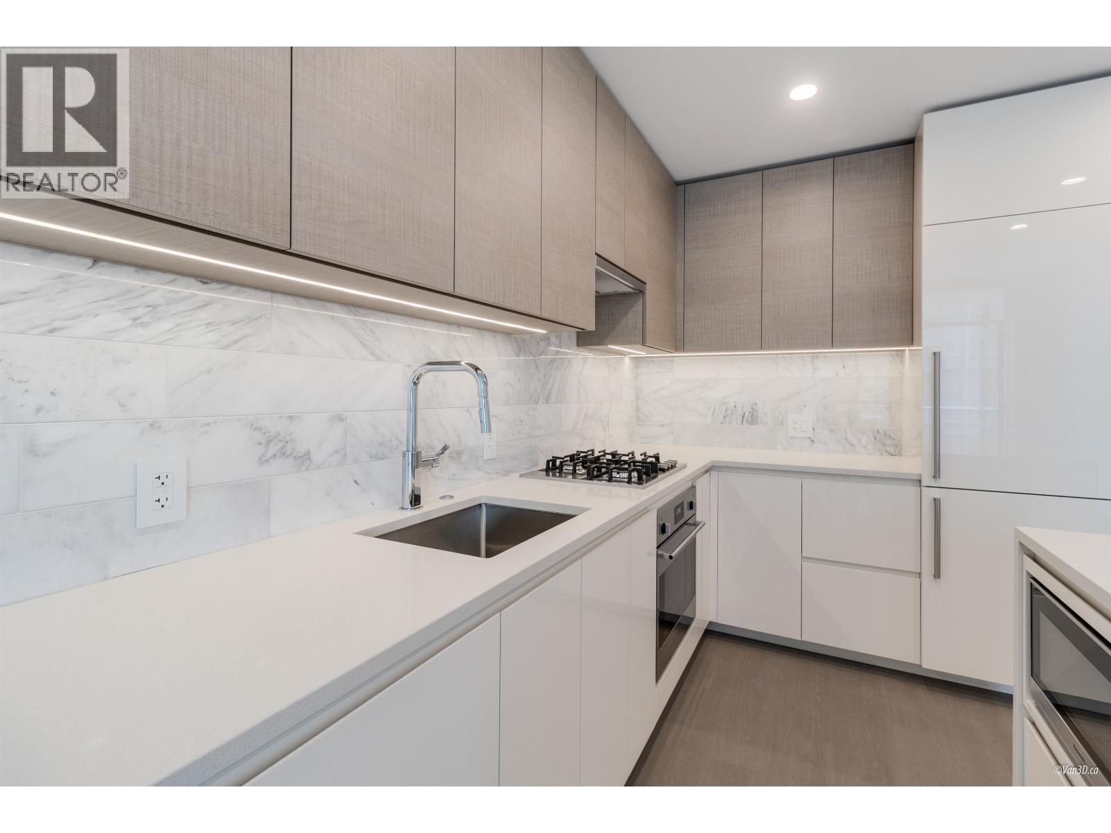 2706 2186 GILMORE AVENUE