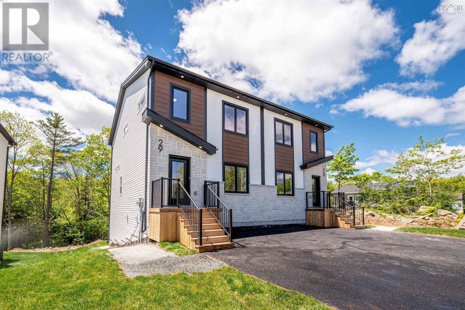 27A 196 Honeygold Drive