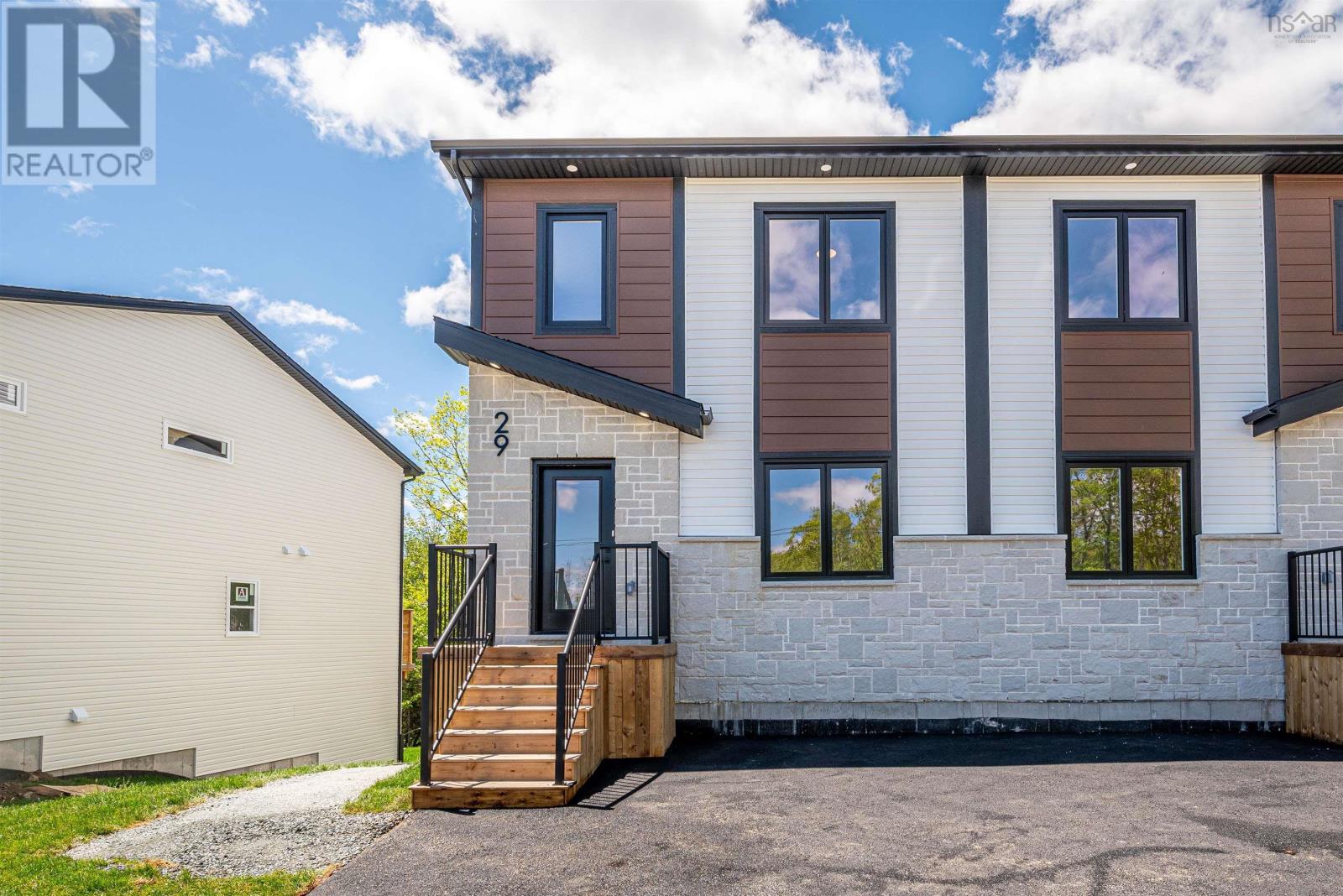 27A 196 Honeygold Drive