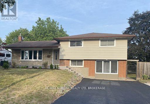 Photo 1 of 11 — 1 BRADEN AVENUE, Welland (Prince Charles), ON L3C2R6