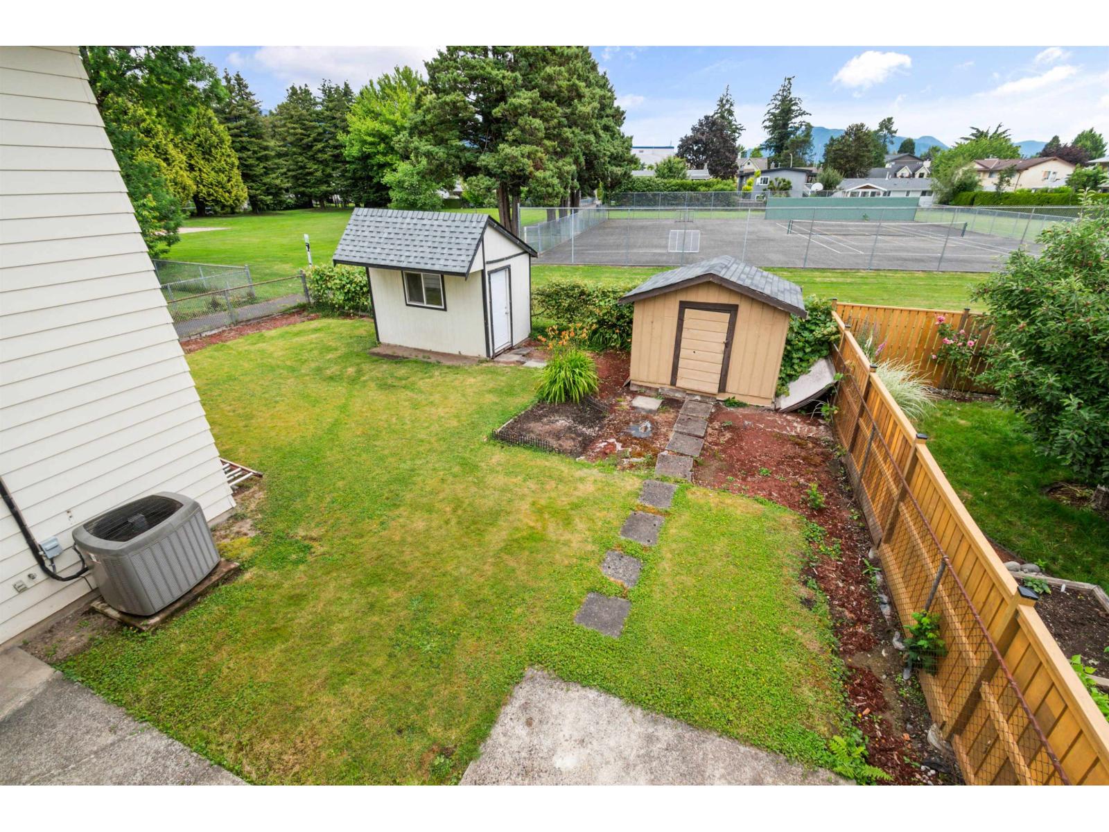 45279 LENORA CRESCENT|Chilliwack Proper West