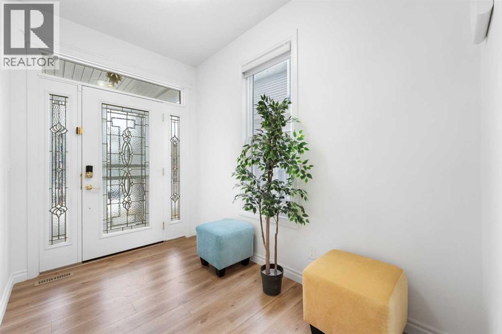 99 Evansglen Circle NW