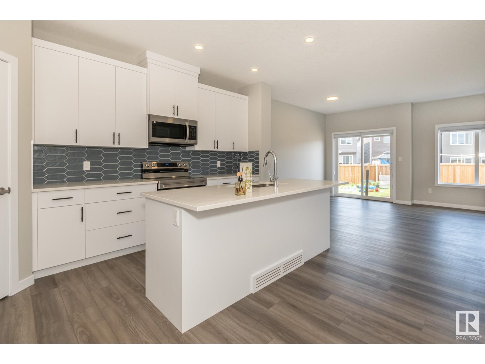 1218 PLUM BEND BN SW