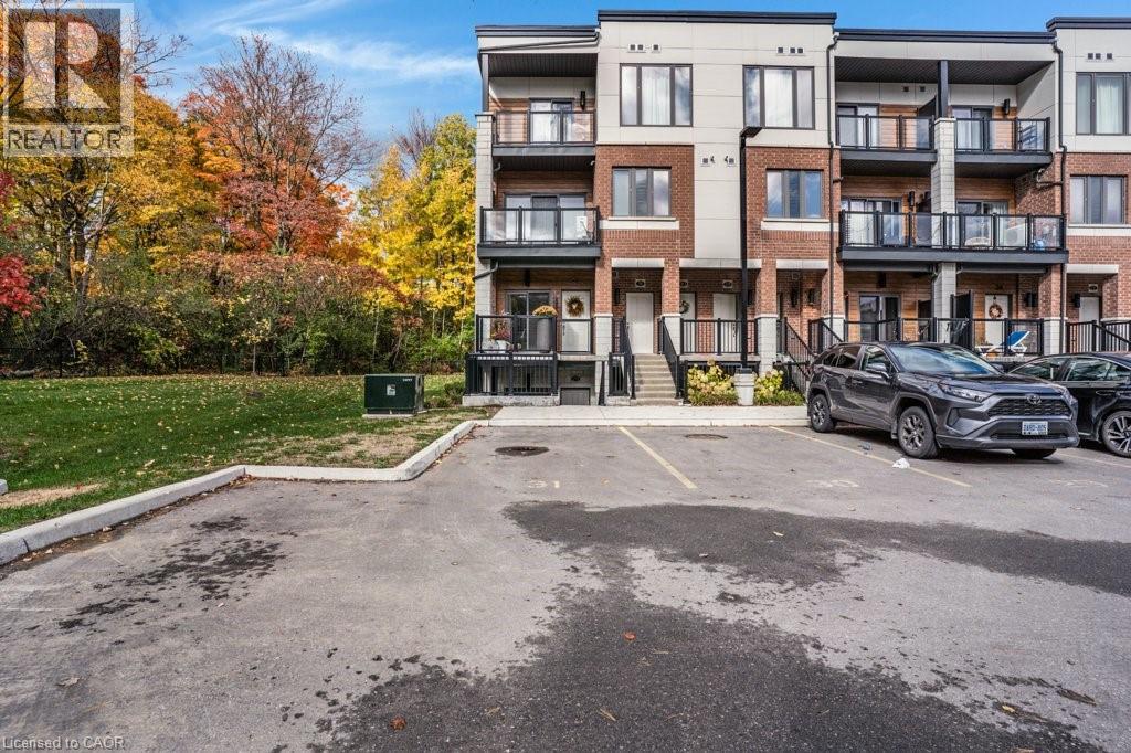 25 ISHERWOOD Avenue Unit# 32