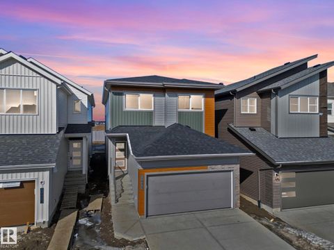 19422 22A AV NW Edmonton AB T6M3J2