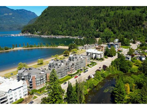 317 378 ESPLANADE AVENUE|Harrison Hot Springs Harrison Hot Springs BC V0M1K0
