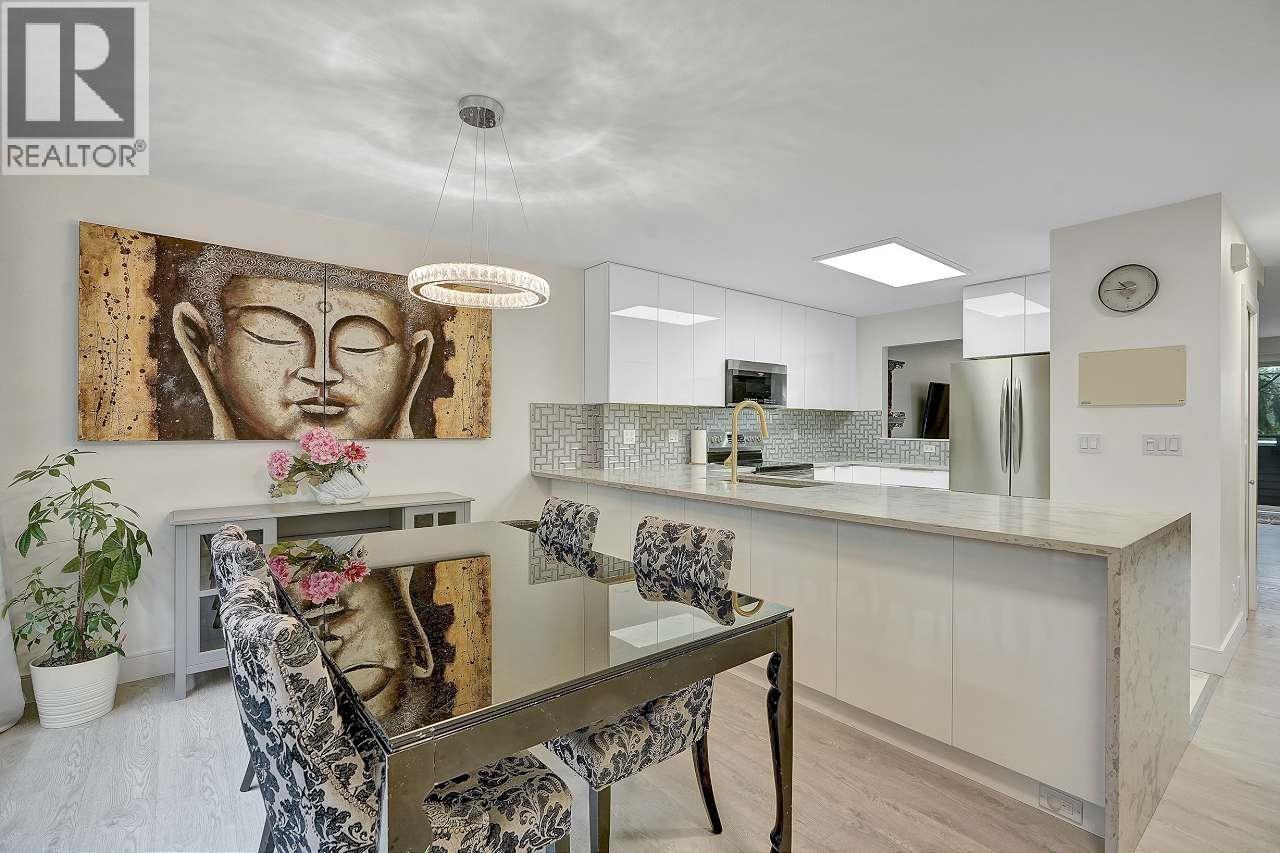 144 SHORELINE CIRCLE