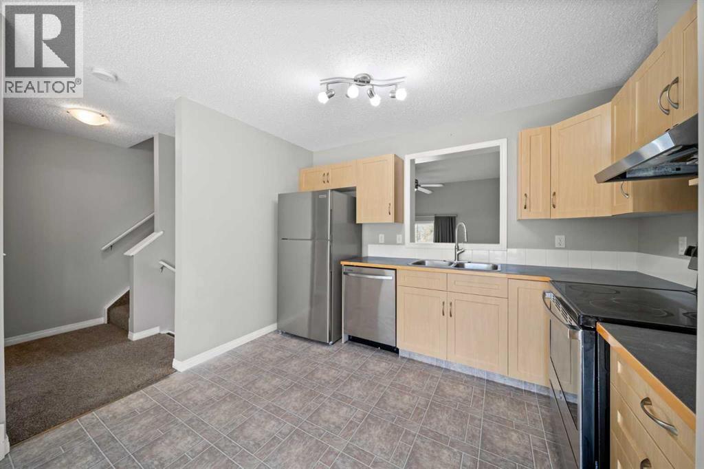 213 Copperfield Lane SE