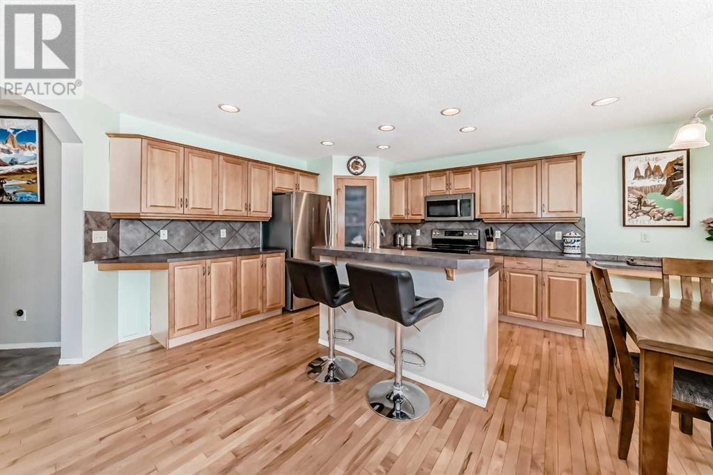 412 Royal Oak Heights NW