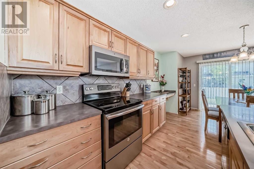412 Royal Oak Heights NW