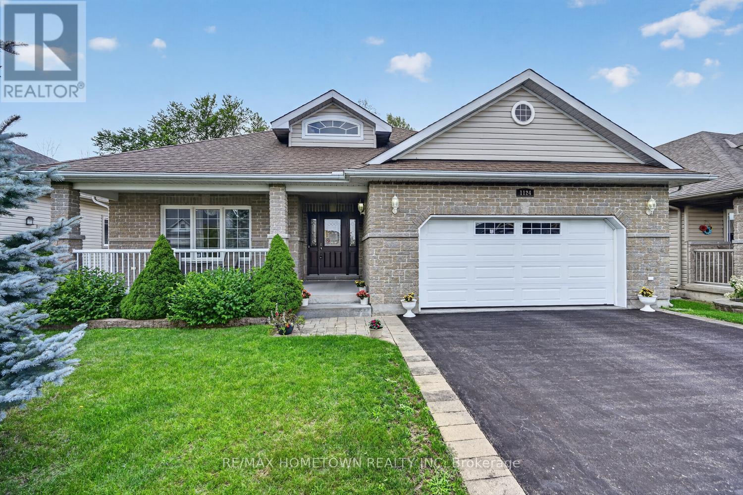 1124 MCCLURE CRESCENT