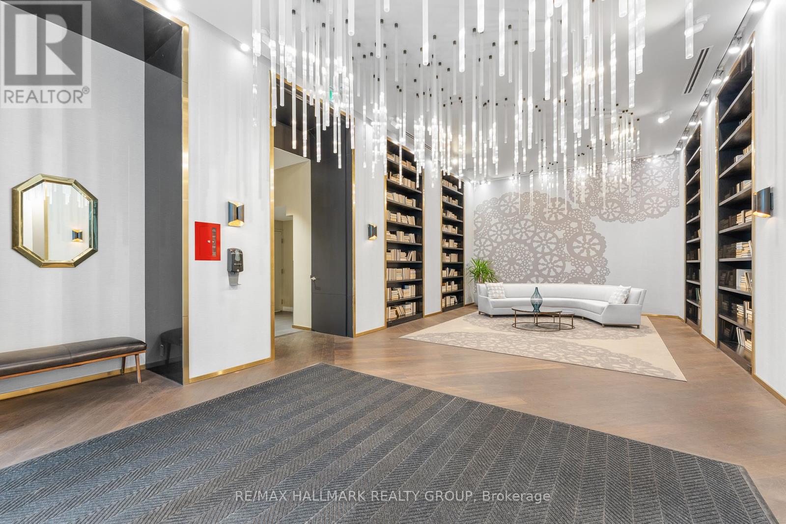 1007 - 428 SPARKS STREET