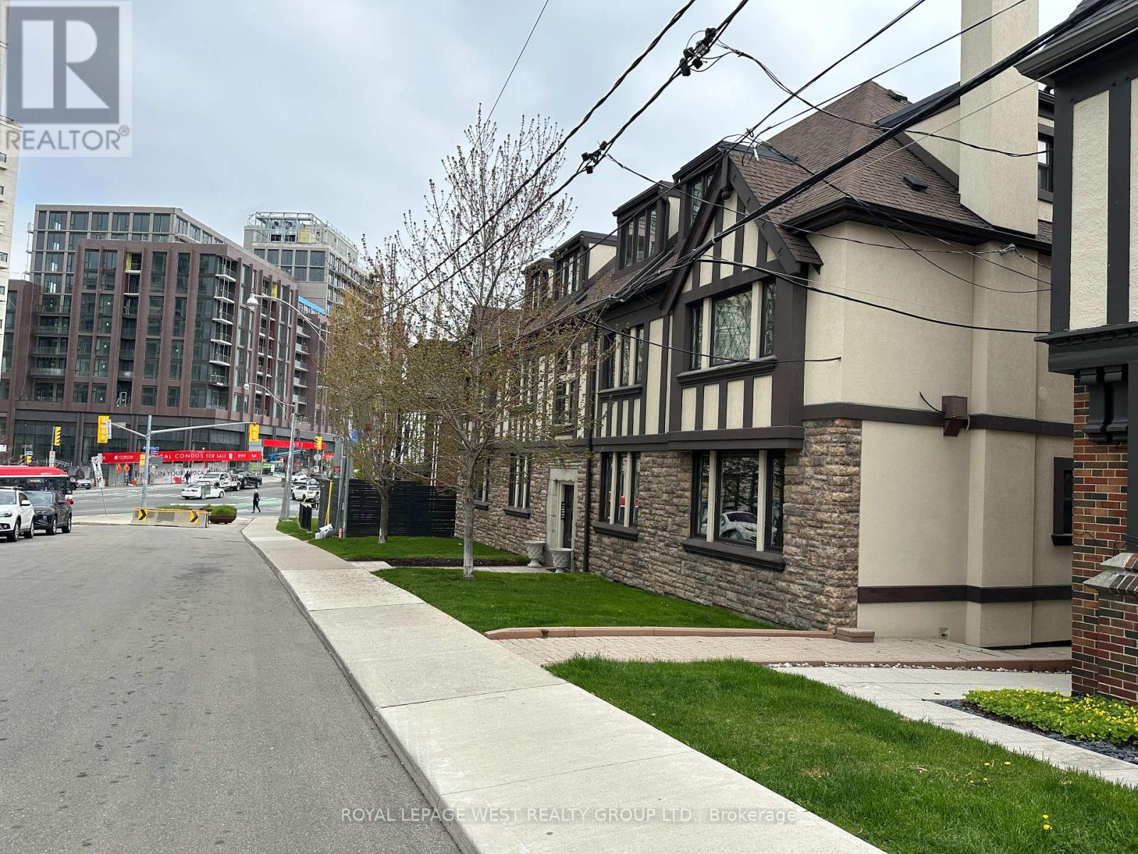 27 MOSSOM ROAD W