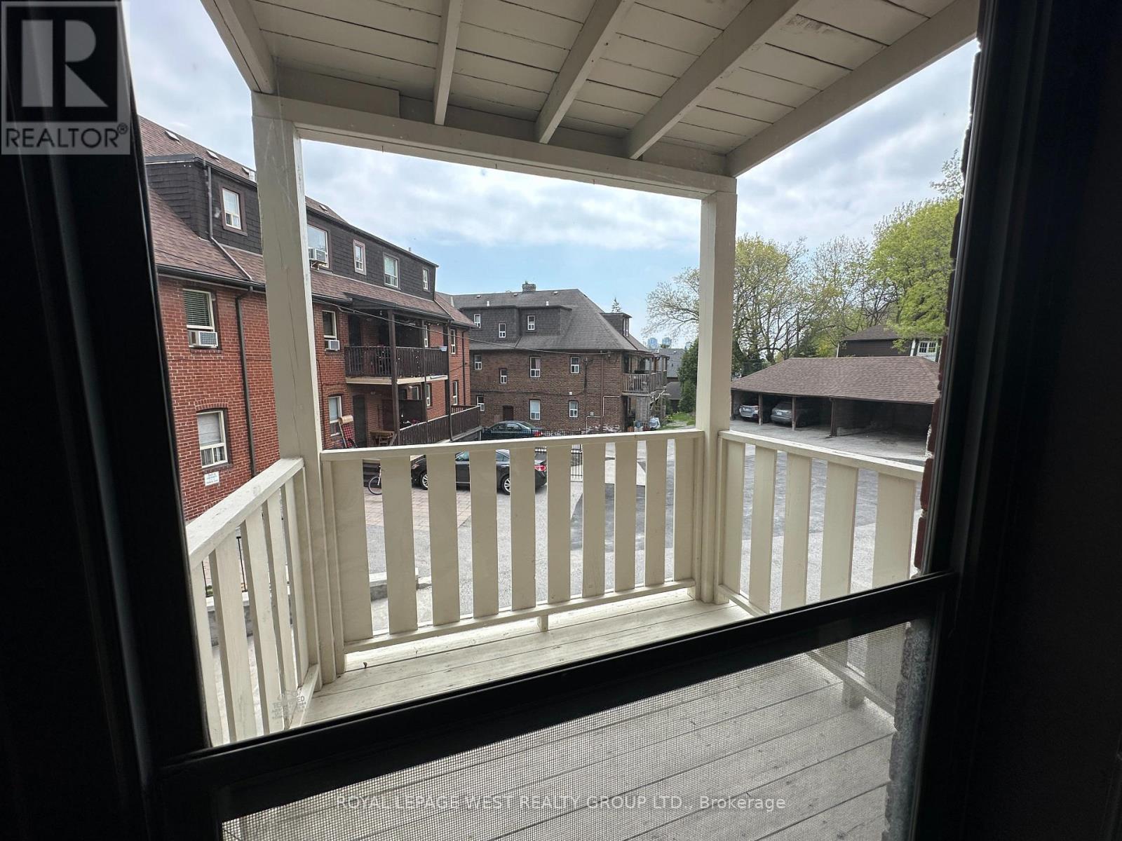 27 MOSSOM ROAD W