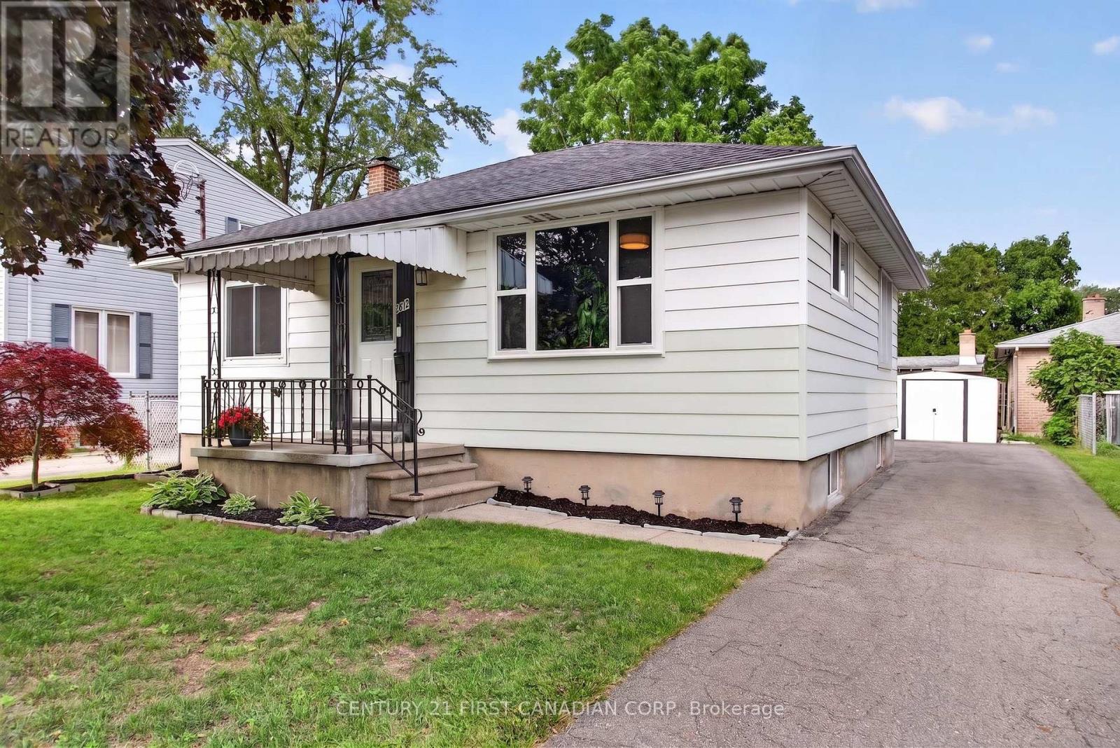 218 VANCOUVER STREET
