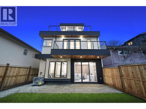 2 1967 E 13TH AVENUE Vancouver BC V5N2C3