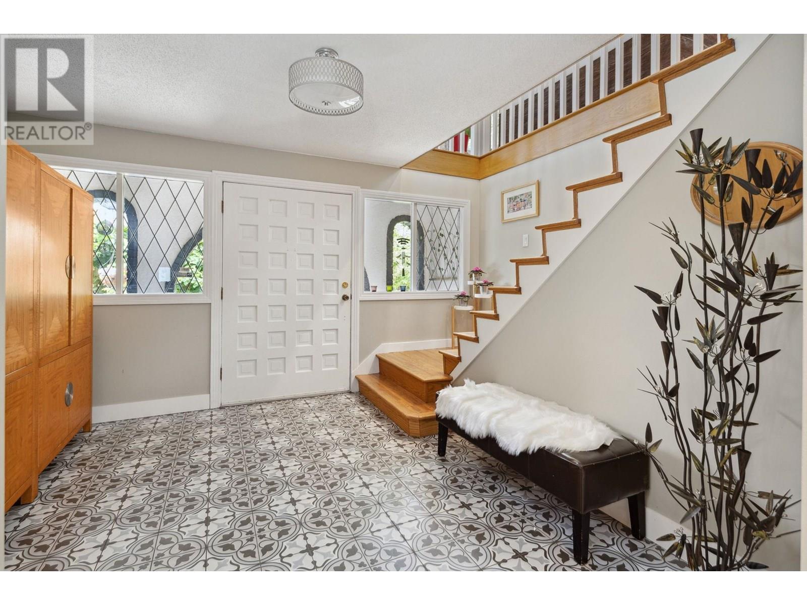 195 ISLEVIEW PLACE