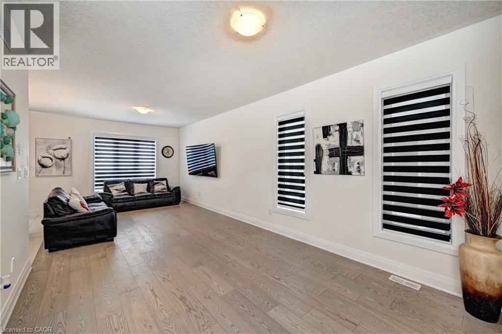 520 NATHALIE Crescent