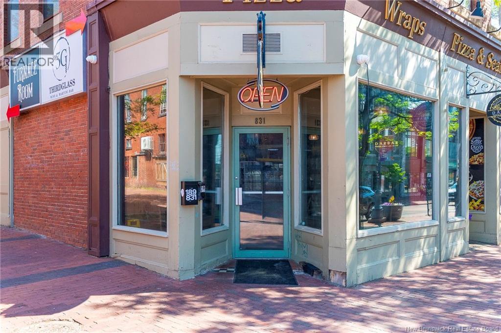 831 Main St