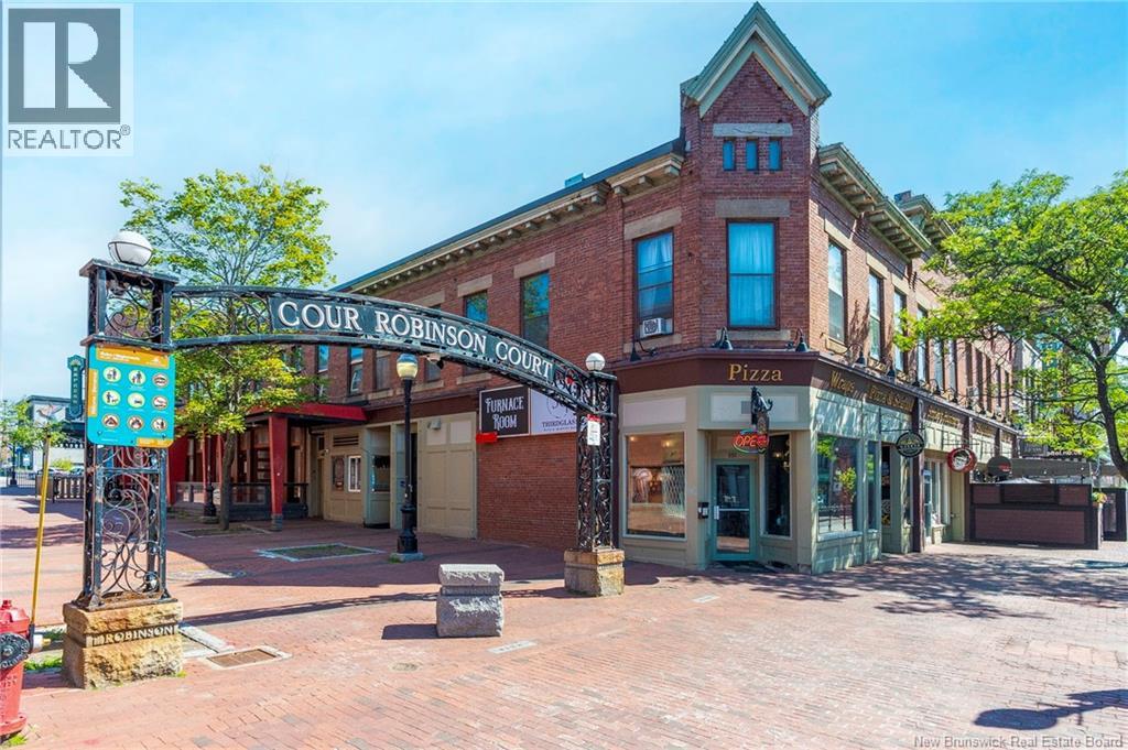 831 Main St