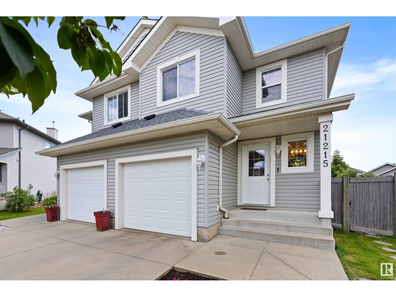21215 90 AV NW