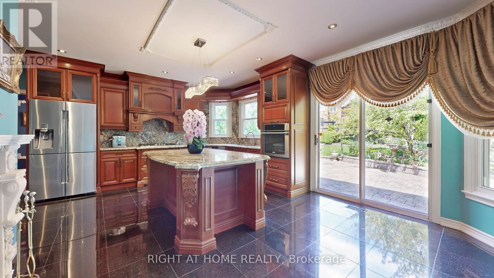 71 VENTURA WAY