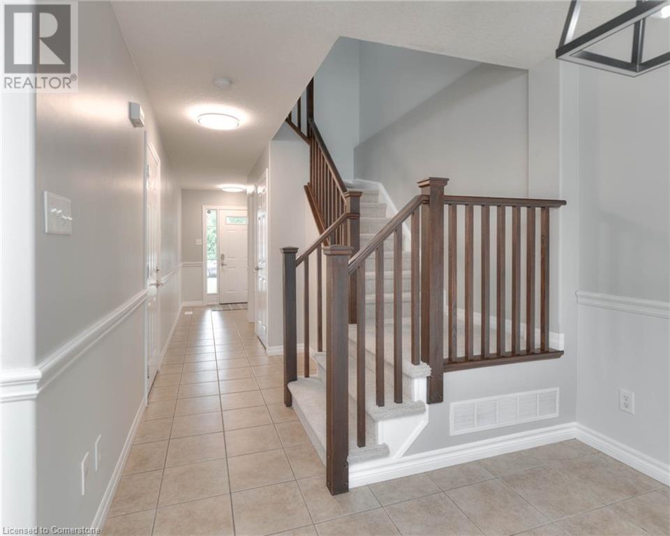 521 WINDFLOWER Crescent
