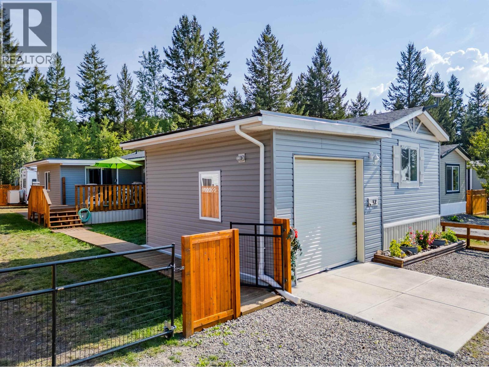12 4072 LAC LA HACHE STATION ROAD