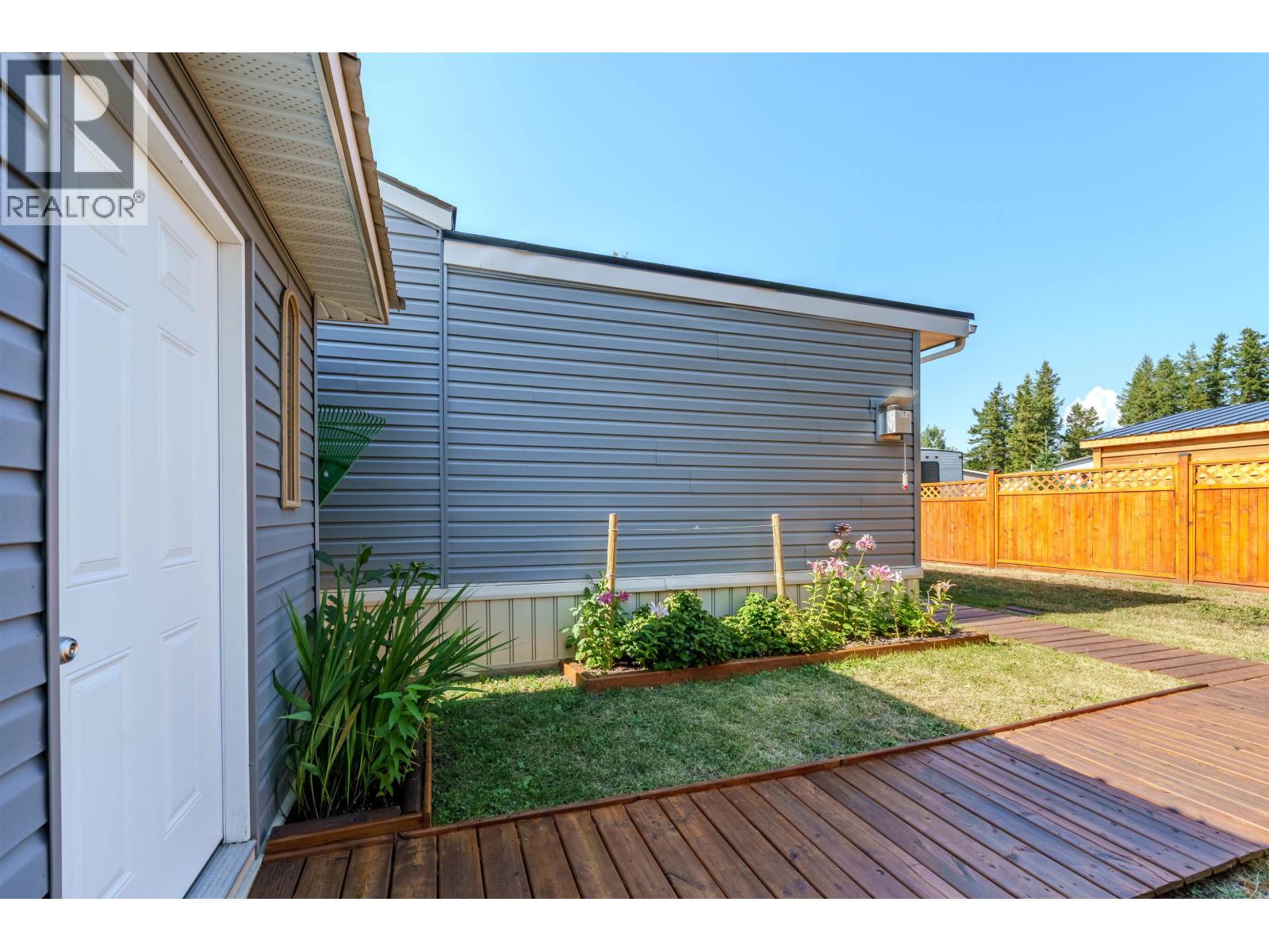 12 4072 LAC LA HACHE STATION ROAD