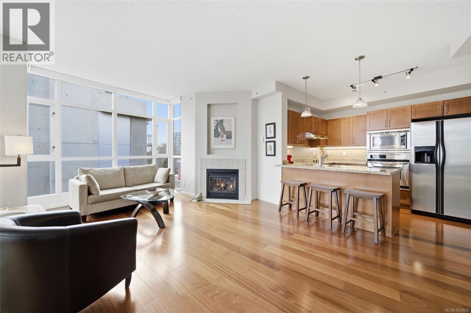 609 827 Fairfield Rd