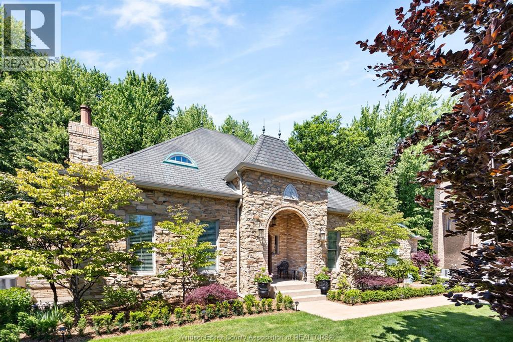 385 BEL AIR CIRCLE