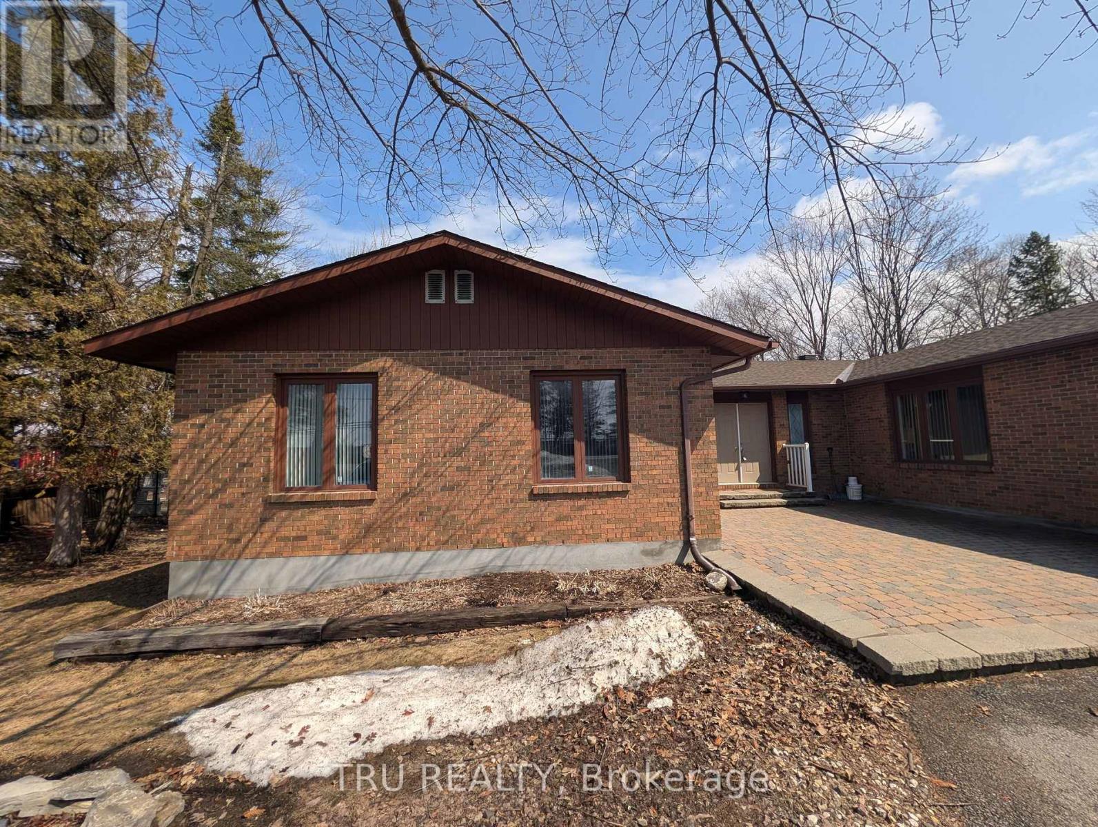 Photo 1 of 29 — UNIT A - 1083 CARP ROAD Unit Unit A, Ottawa, ON K2S1B9