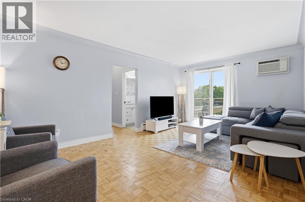 87 ST GEORGE Street Unit# 403
