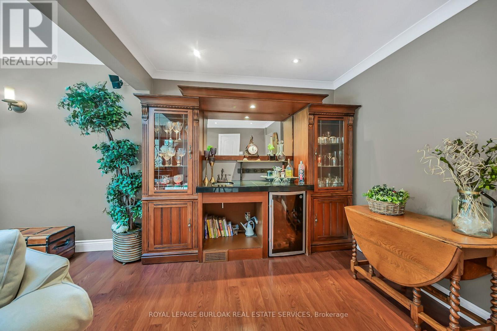 92 OSBORNE CRESCENT
