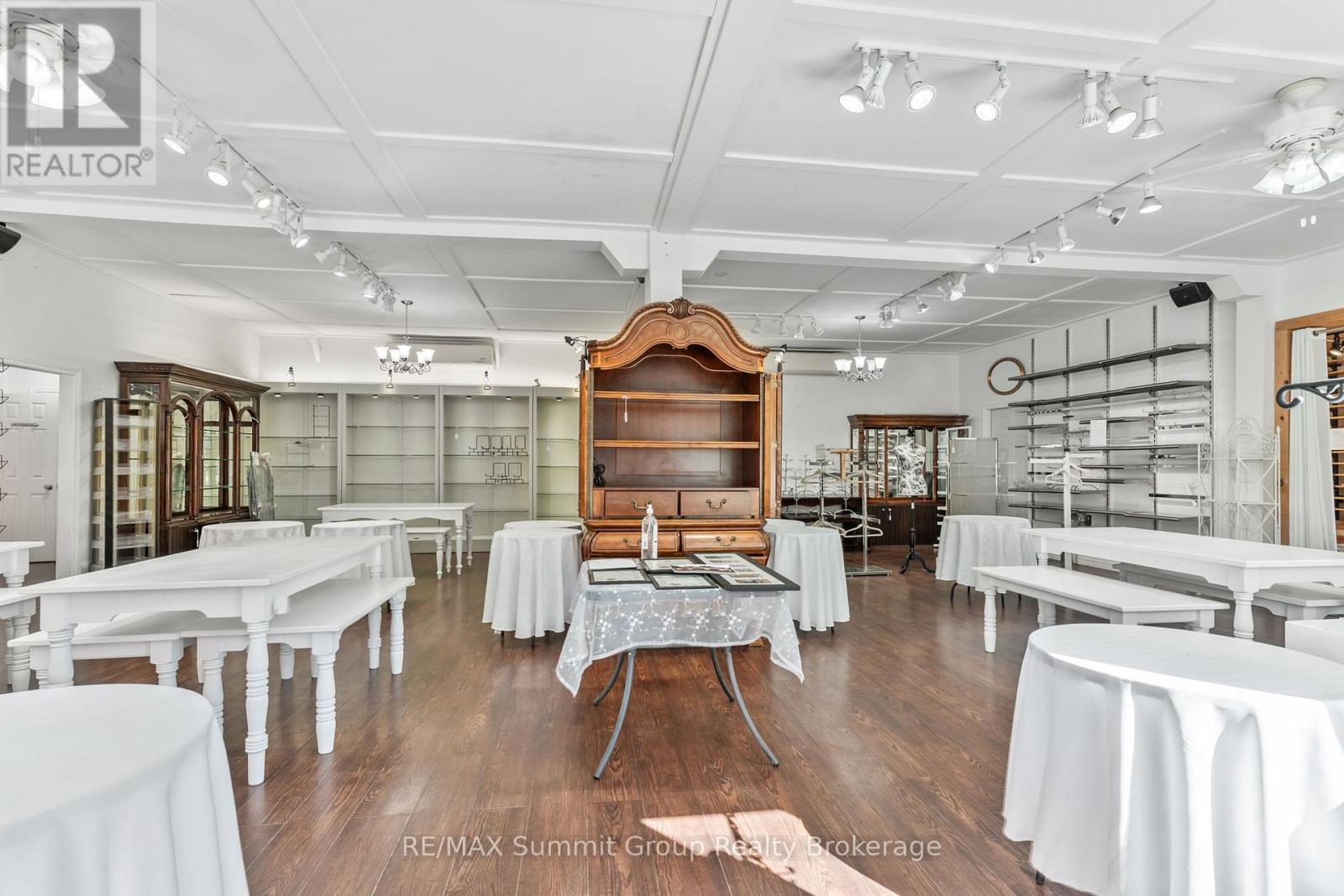 115 WELLINGTON STREET