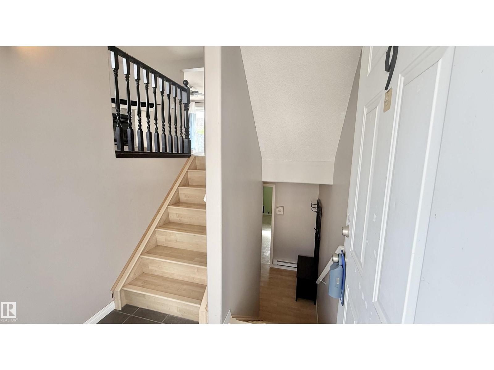 #9 225 BLACKBURN DR E SW