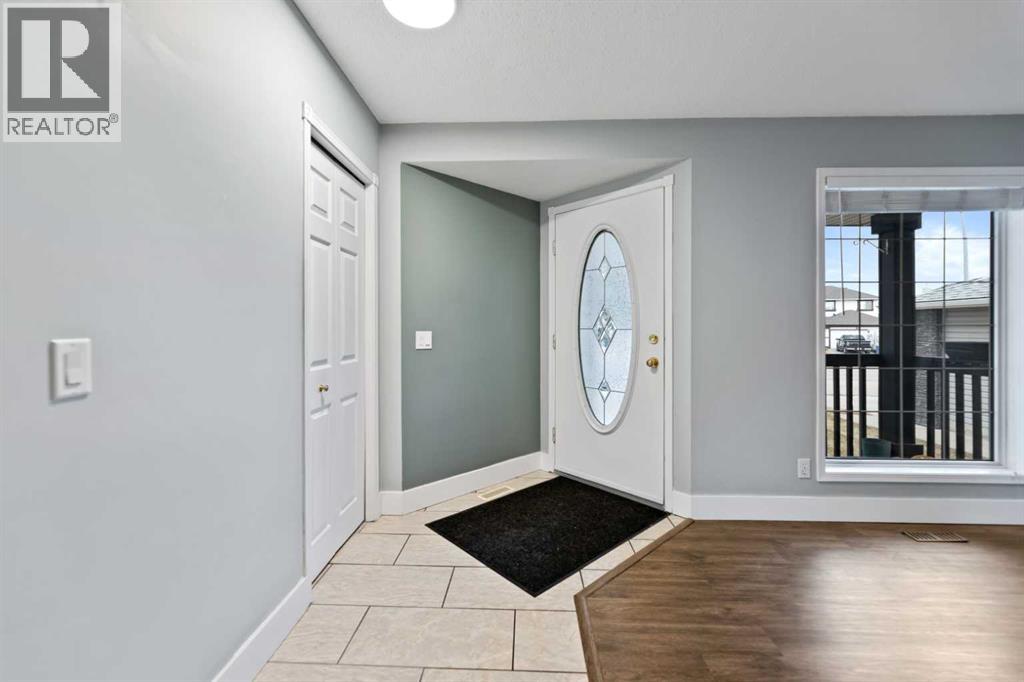 86 Coral Springs Close NE