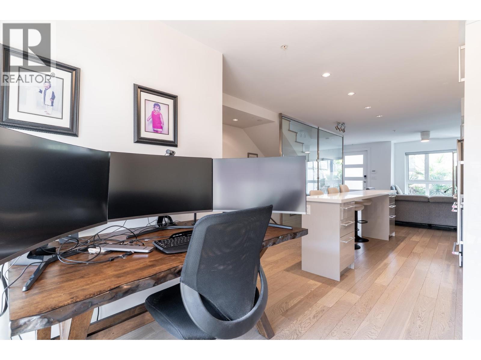 16 2358 WESTERN AVENUE