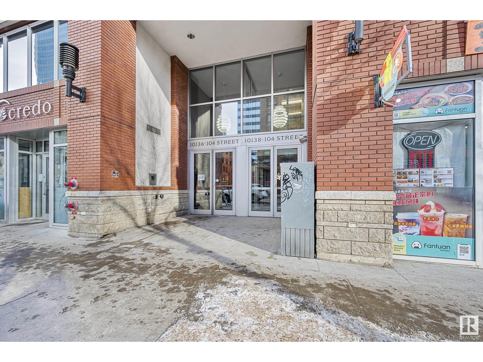 #2601 10136 104 ST NW