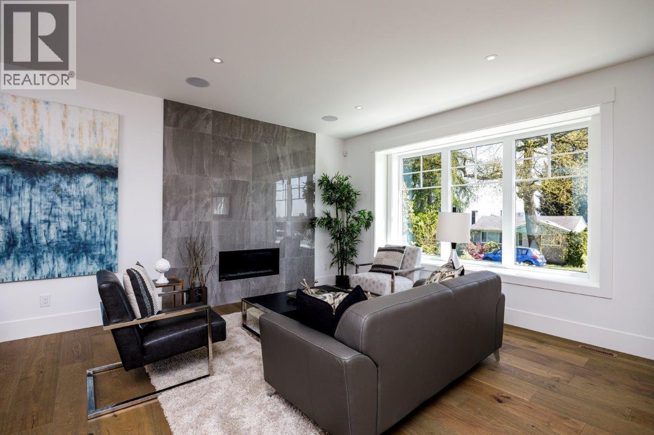 1028 CALVERHALL STREET