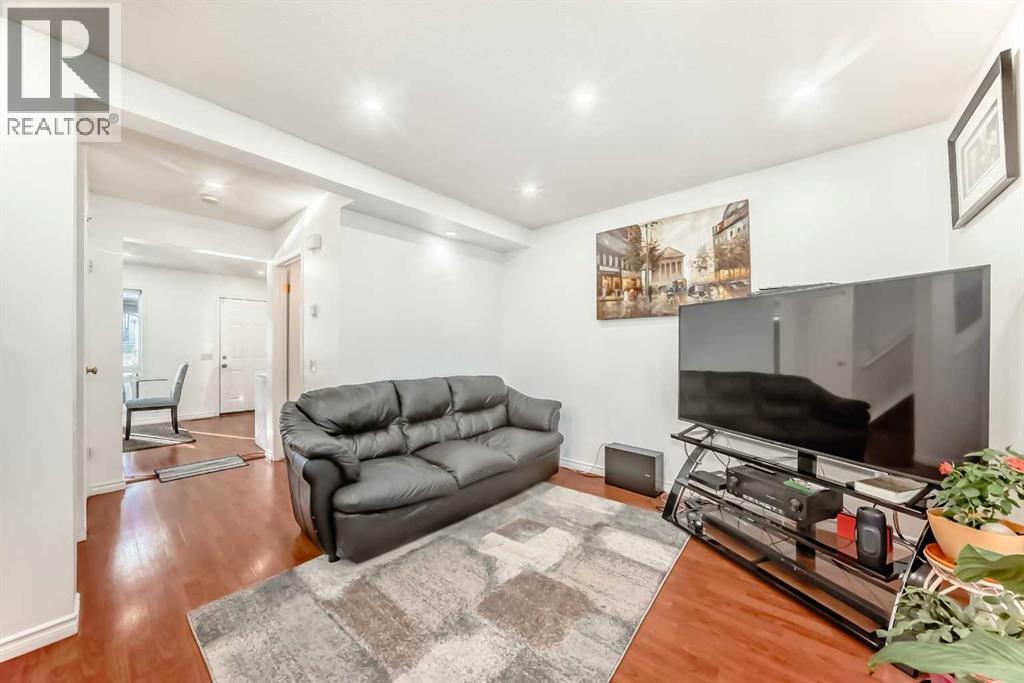 79 Hidden Crescent NW