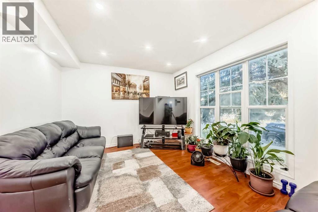 79 Hidden Crescent NW