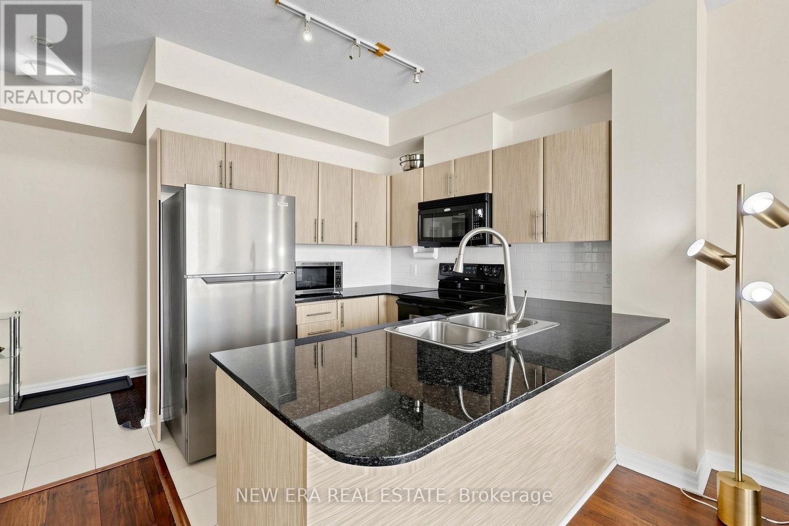 2810 - 3515 KARIYA DRIVE