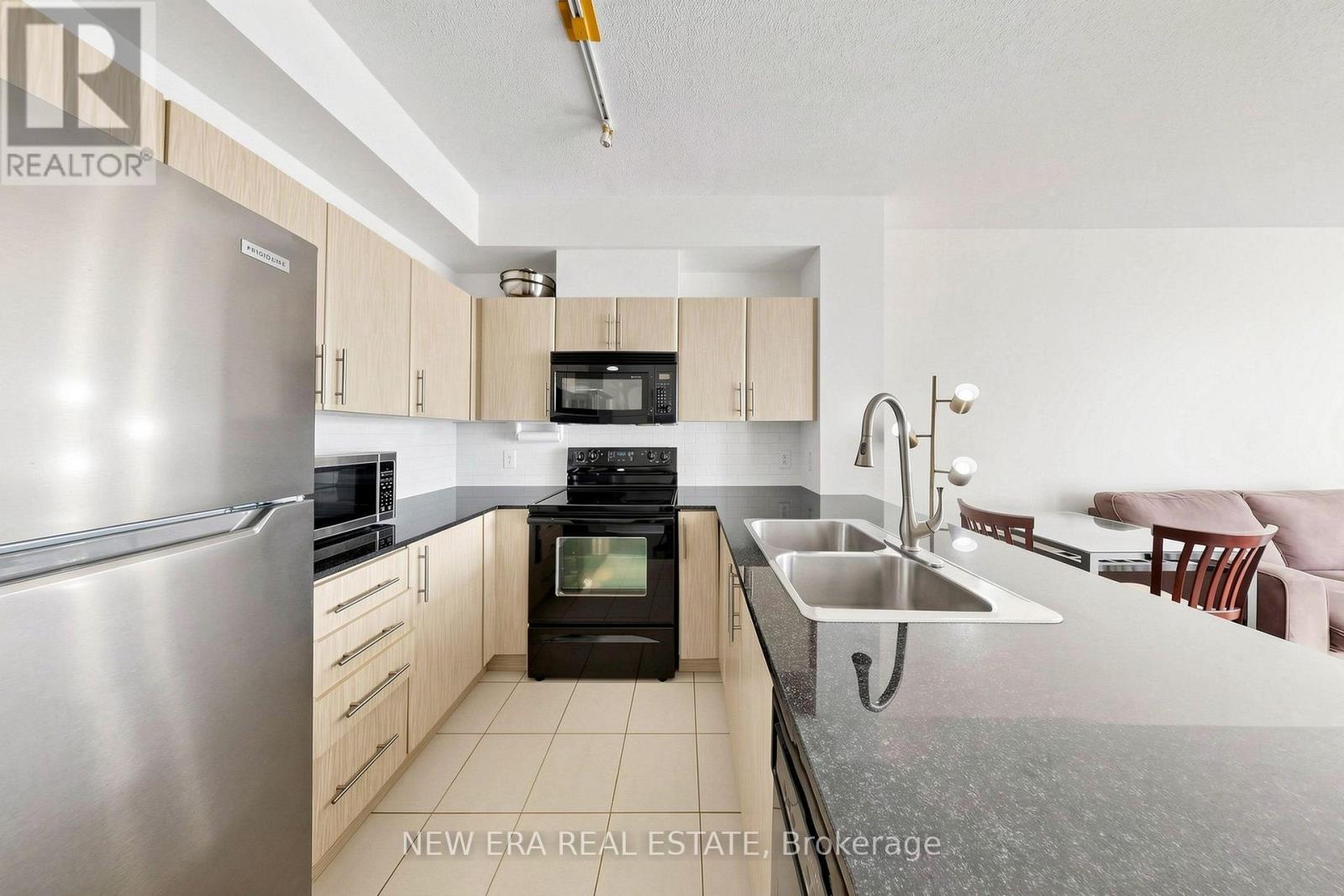2810 - 3515 KARIYA DRIVE
