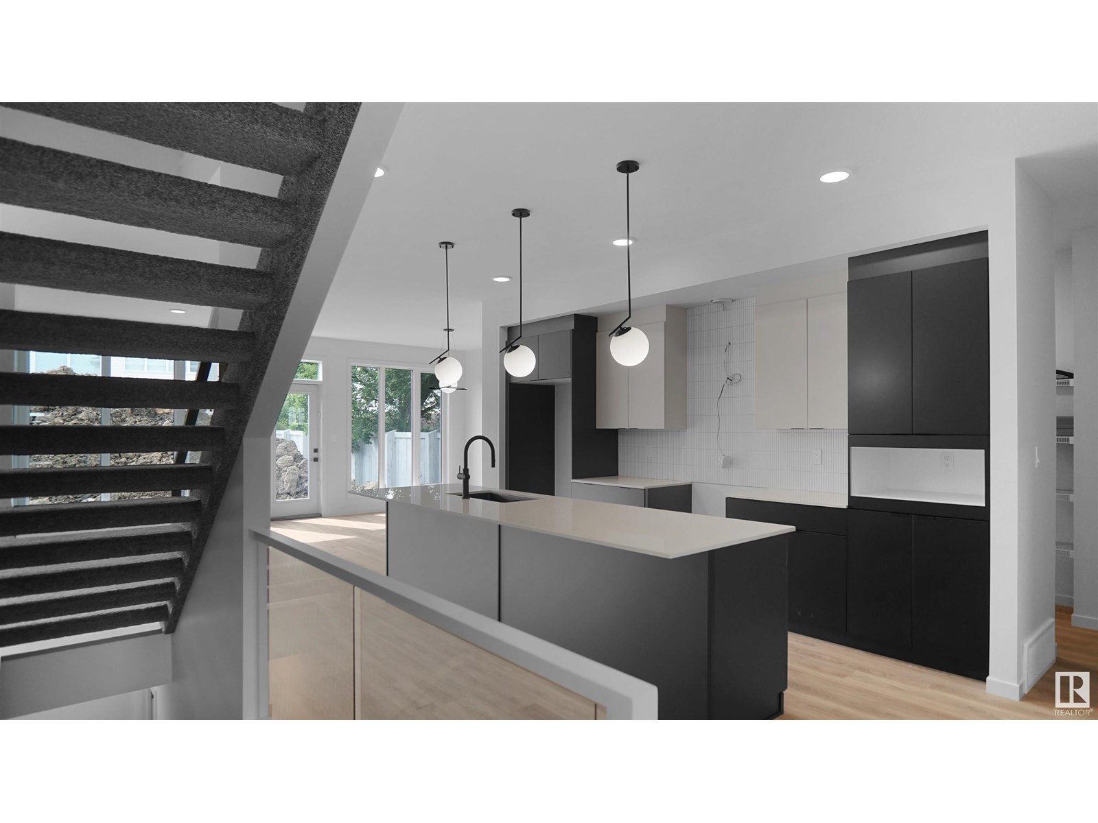 17370 98A ST NW