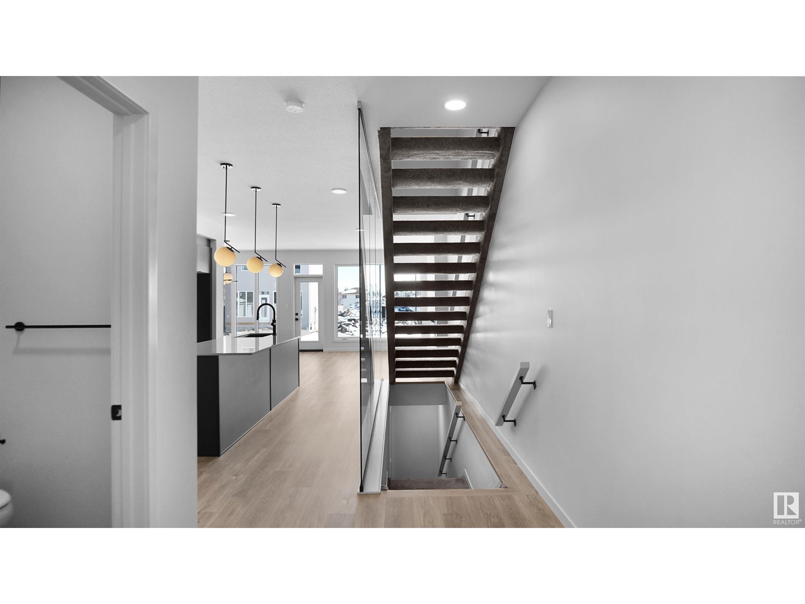 17370 98A ST NW