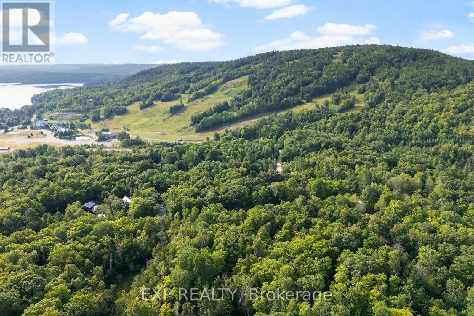 001 CRESTVIEW DRIVE