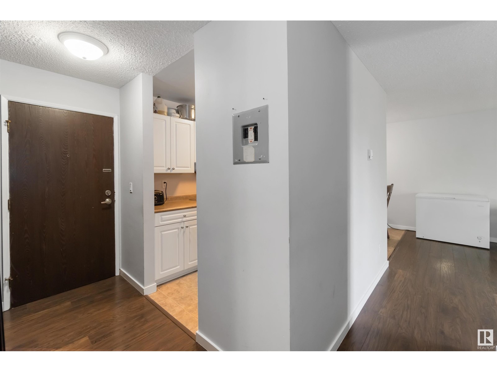 #413 4608 52 AV