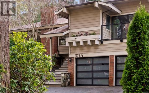 1075 Quailwood Pl Saanich BC V8X4P7