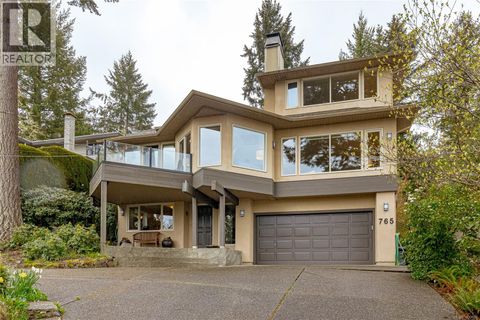 765 Sea Dr Central Saanich BC V8M1B1